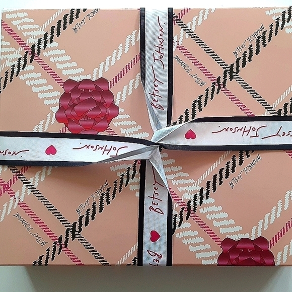 𝅺Betsey Johnson Black Hat Floral Card Case Gift Set New In Box - Picture 4 of 5